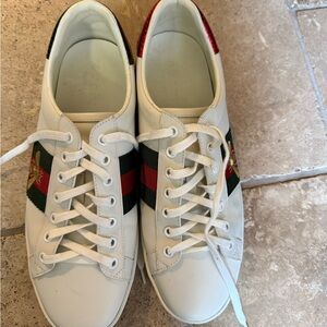 Gucci White Leather Sneakers with Red and Green Accents